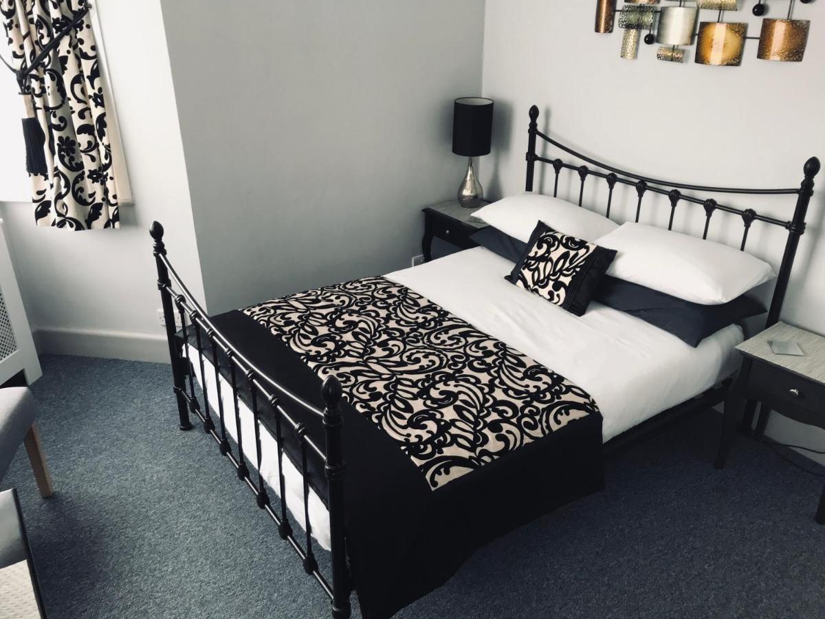 Castle Lodge guest house Newport  Extérieur photo