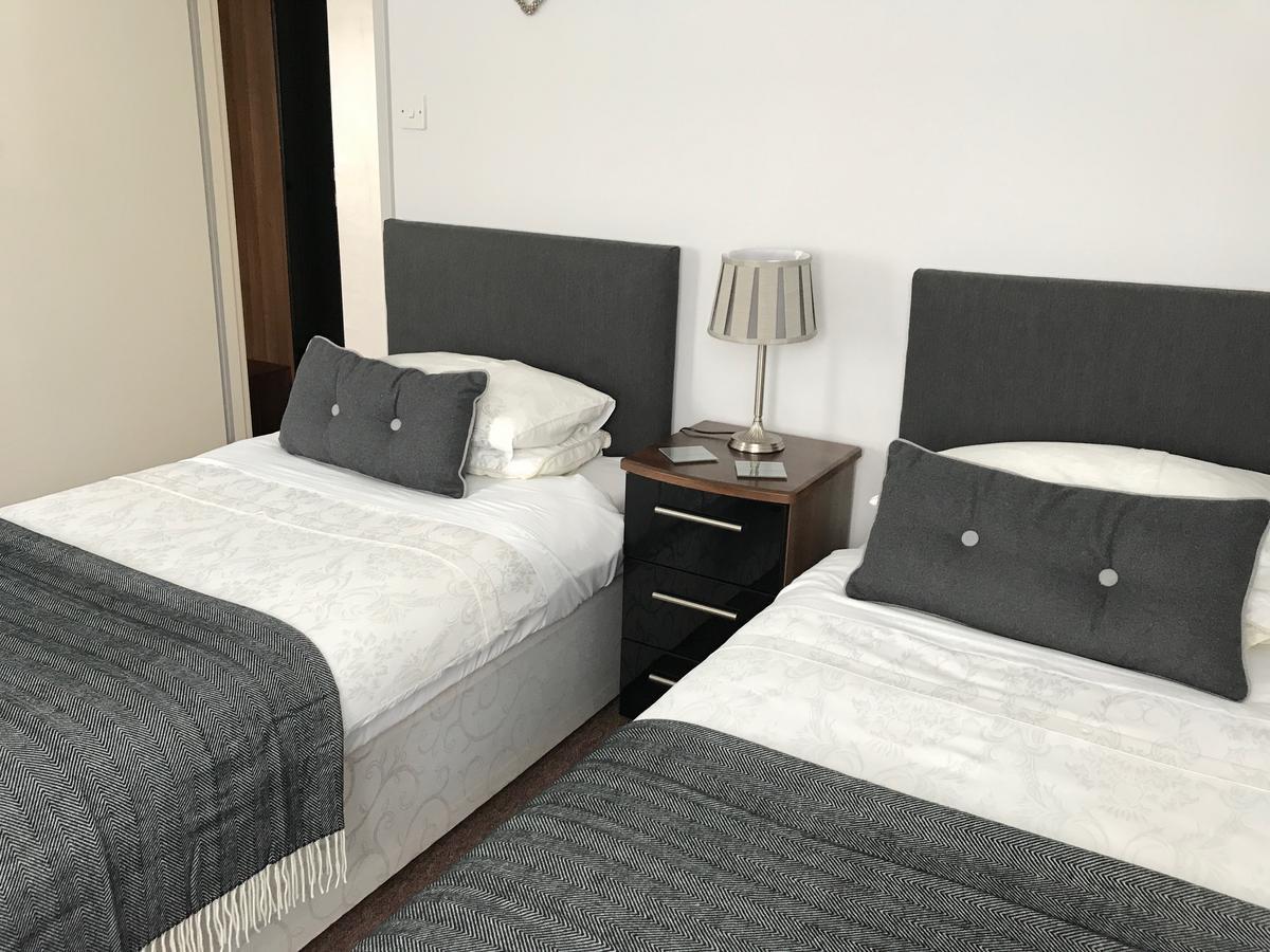 Castle Lodge guest house Newport  Extérieur photo