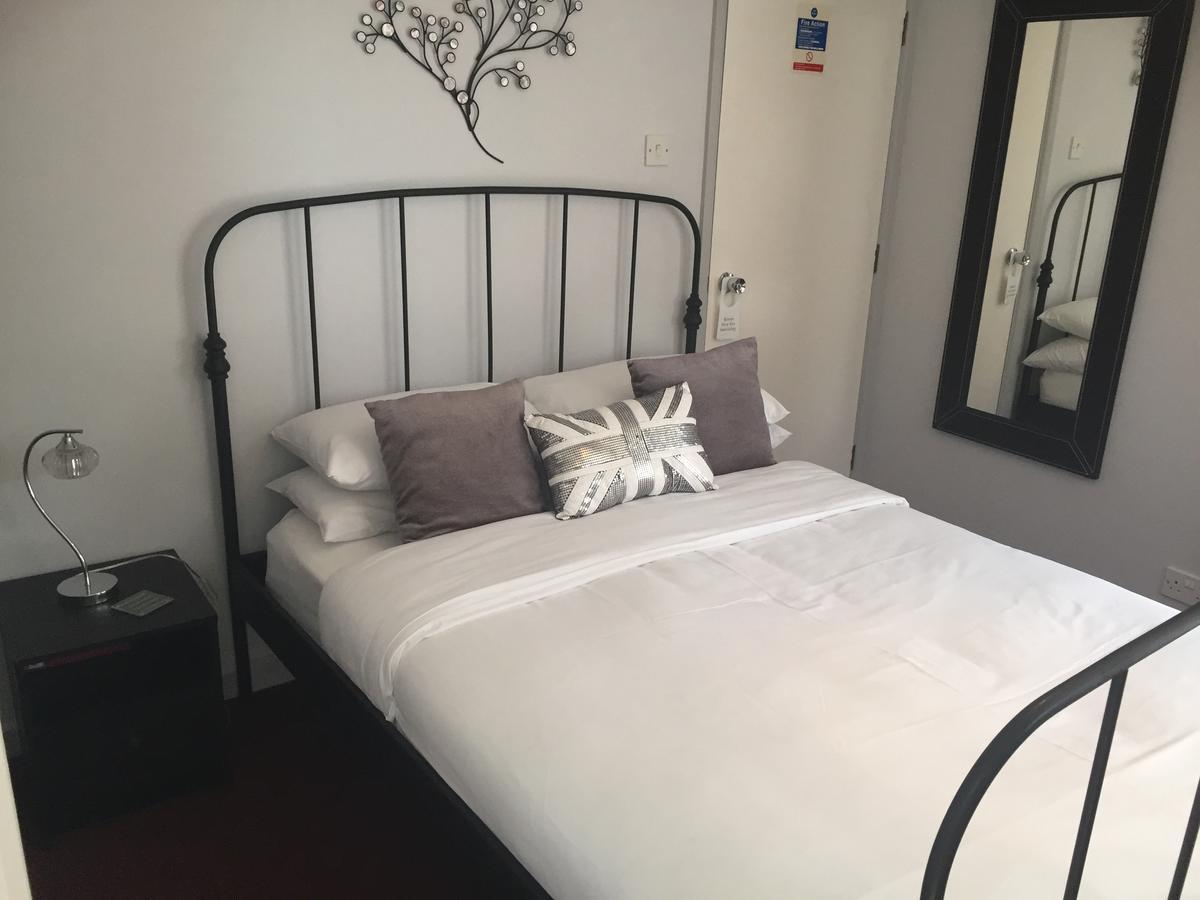 Castle Lodge guest house Newport  Extérieur photo