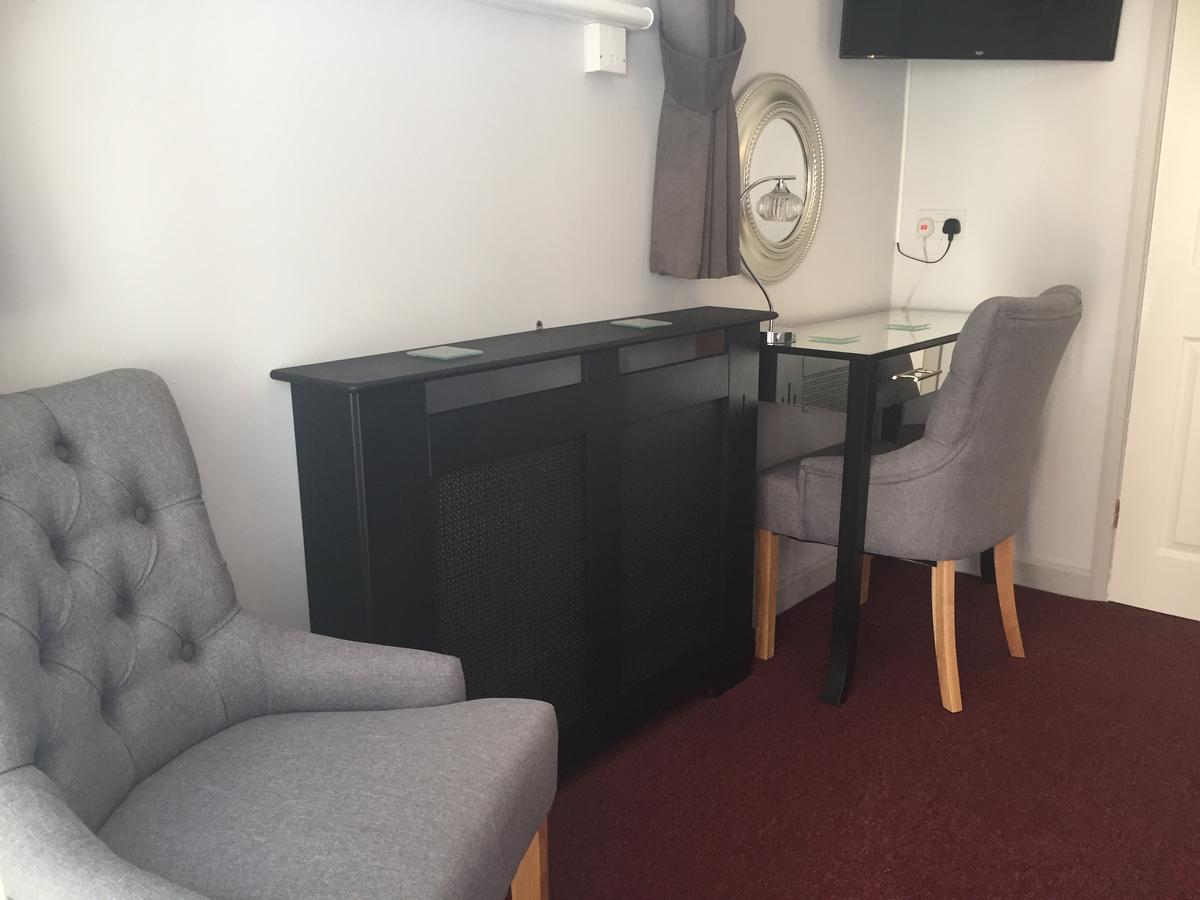 Castle Lodge guest house Newport  Extérieur photo