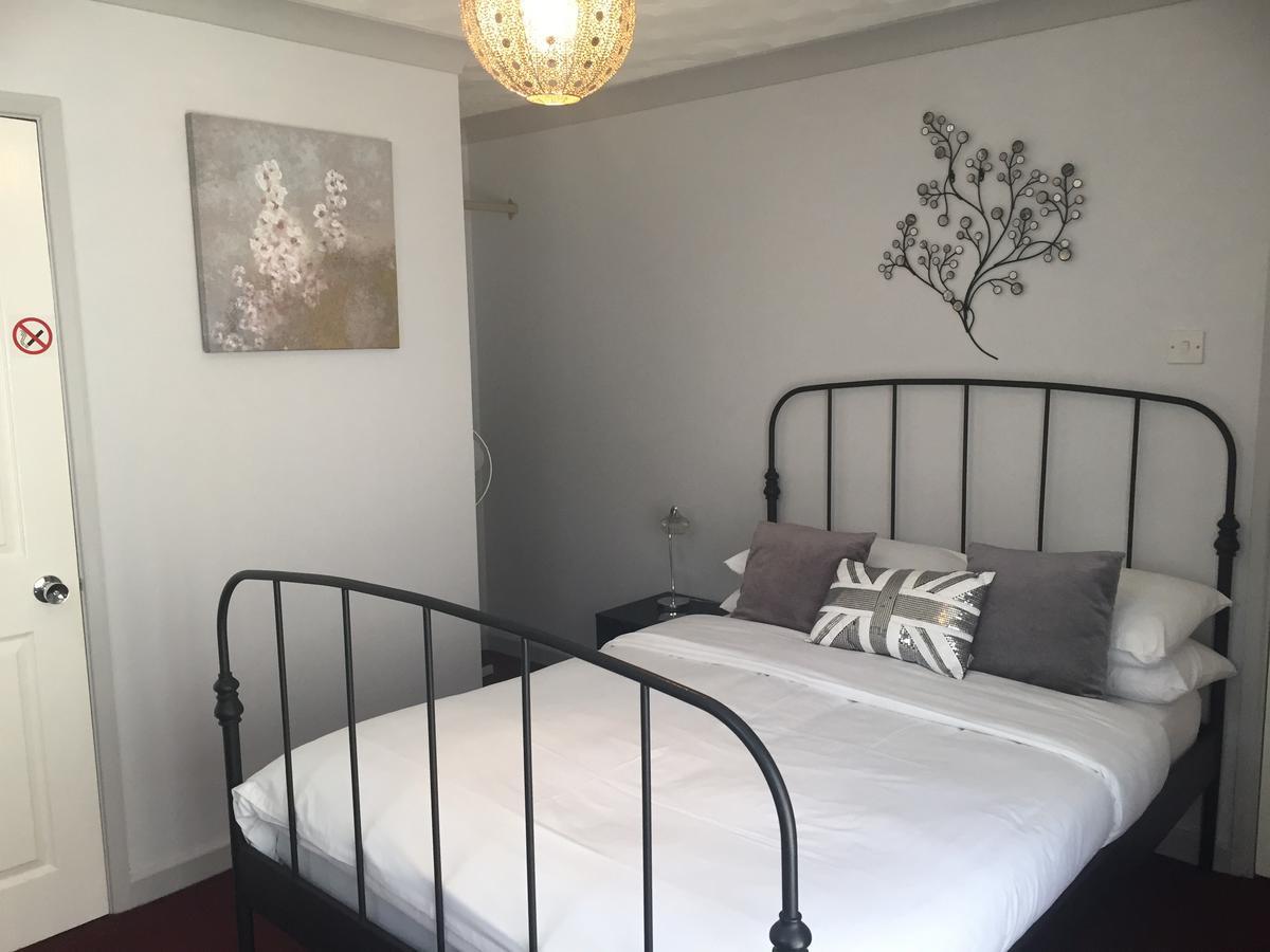 Castle Lodge guest house Newport  Extérieur photo