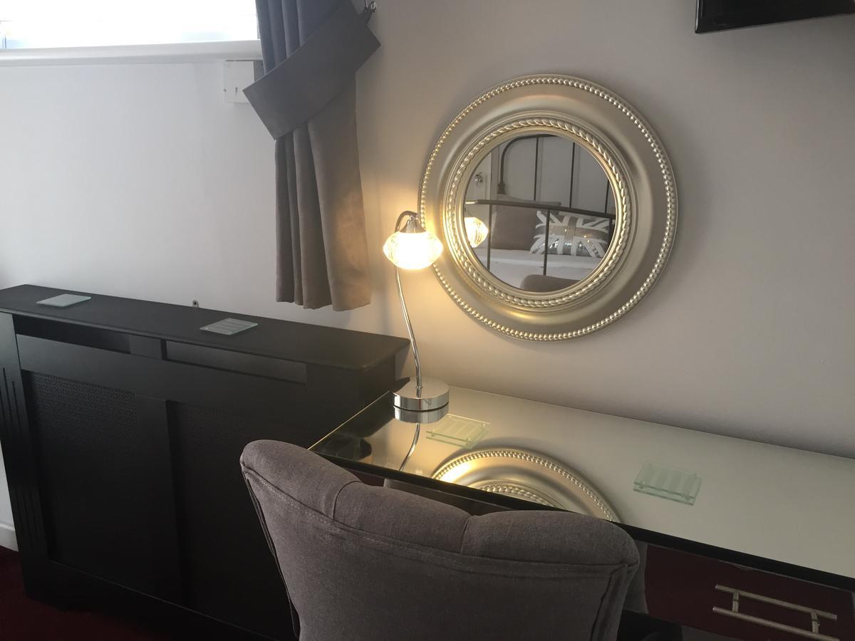 Castle Lodge guest house Newport  Extérieur photo